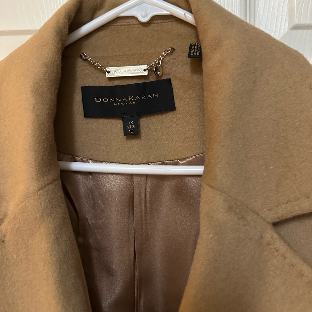 Donna Karan Classic Tan Trench Coat - Picture 3 of 5